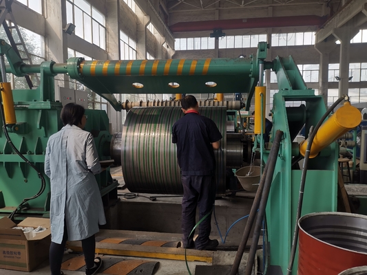 Kalınlık 0.3-3mm Çelik Rulo Dilme Hattı Makinesi Galvanizli Çelik Dilme Ekipmanları