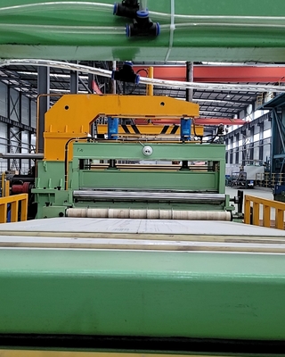 Dokunmatik Ekran İşletim Sistemli ve Kesme Hızı 0-100m / dak olan 3000KG Sac Dilme Makinesi