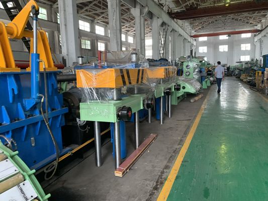 Karbon Çelik Eğme Metal Makinesi 3mm Otomatik Sac Dilme Hattı